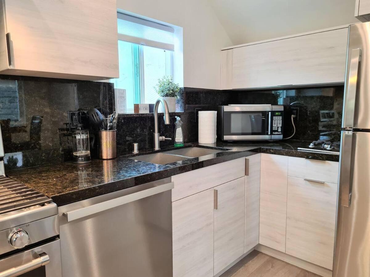 Prime La 2 Bedroom & 3 Bath Beverly Hills Adj Los Ángeles